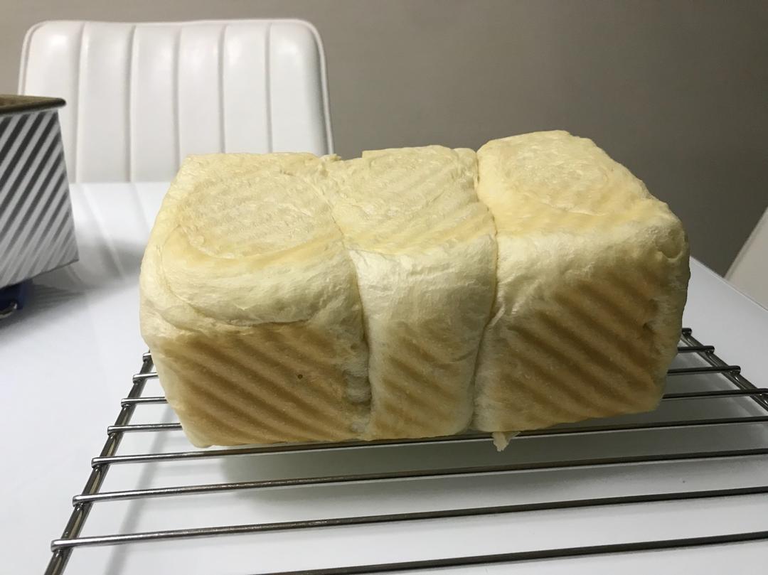 《Tinrry+》软绵绵的白吐司