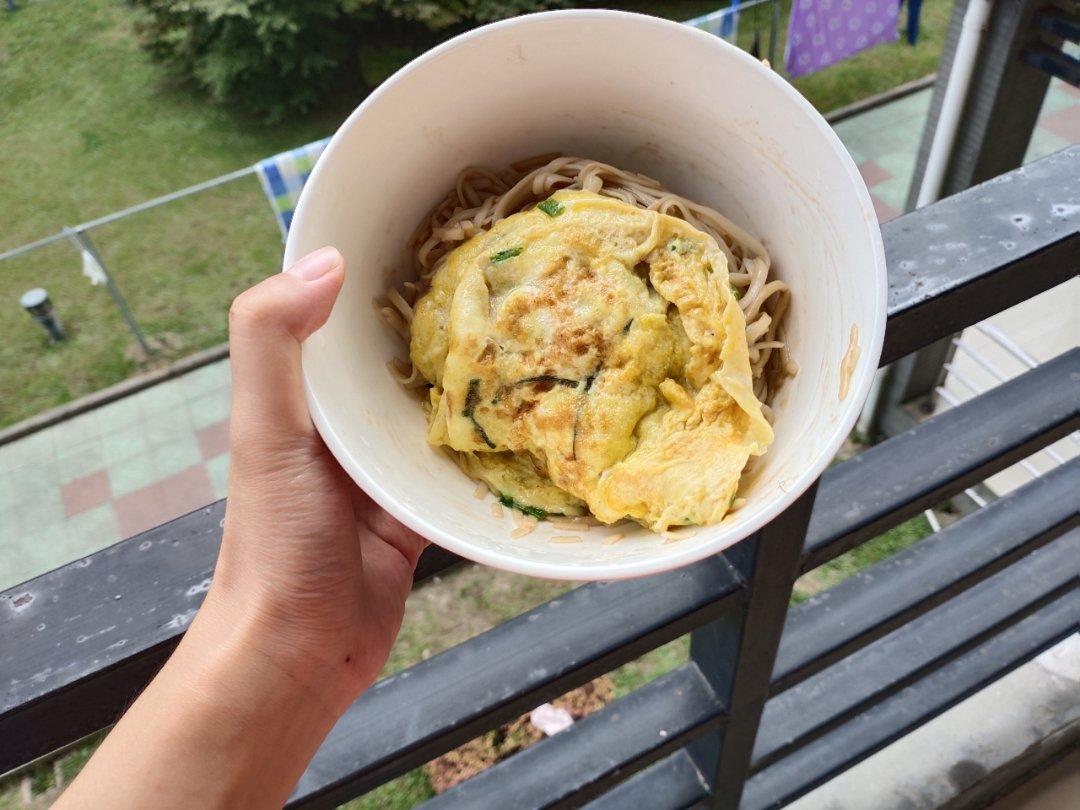 10分钟搞定的一碗葱油拌面