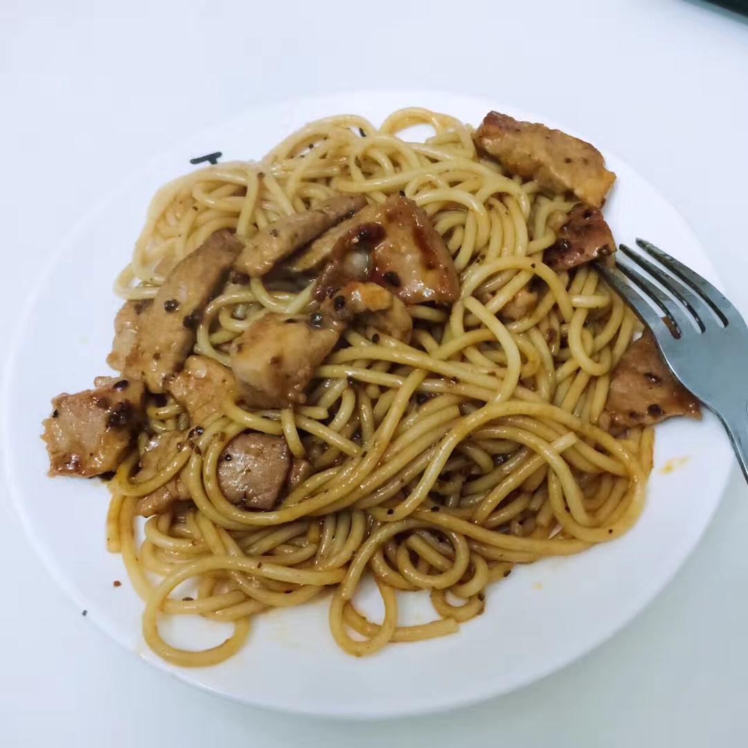 黑椒猪肉意面