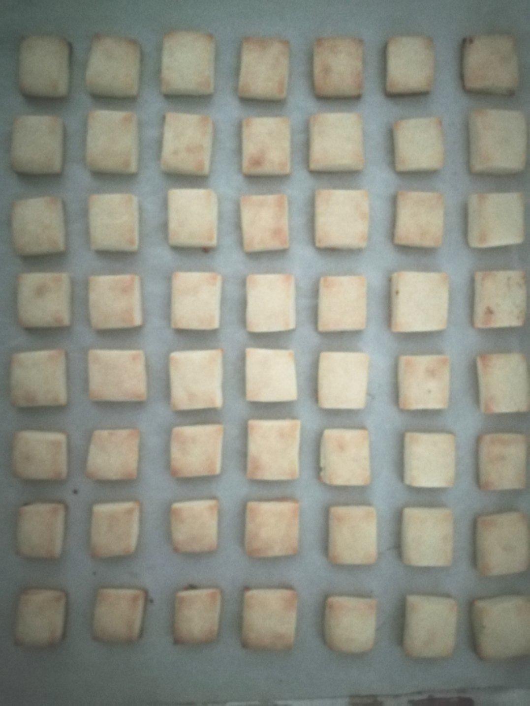 牛奶方块小饼干