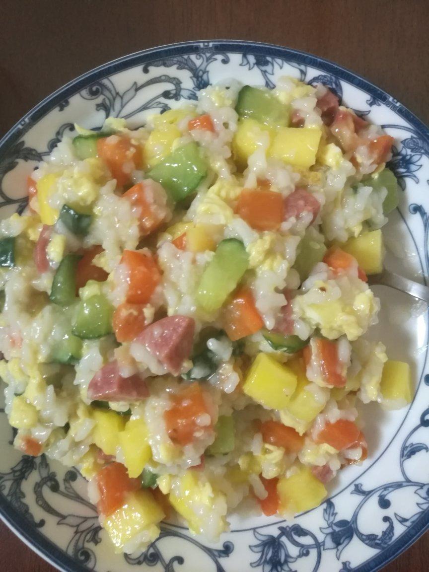 虾仁菠萝炒饭