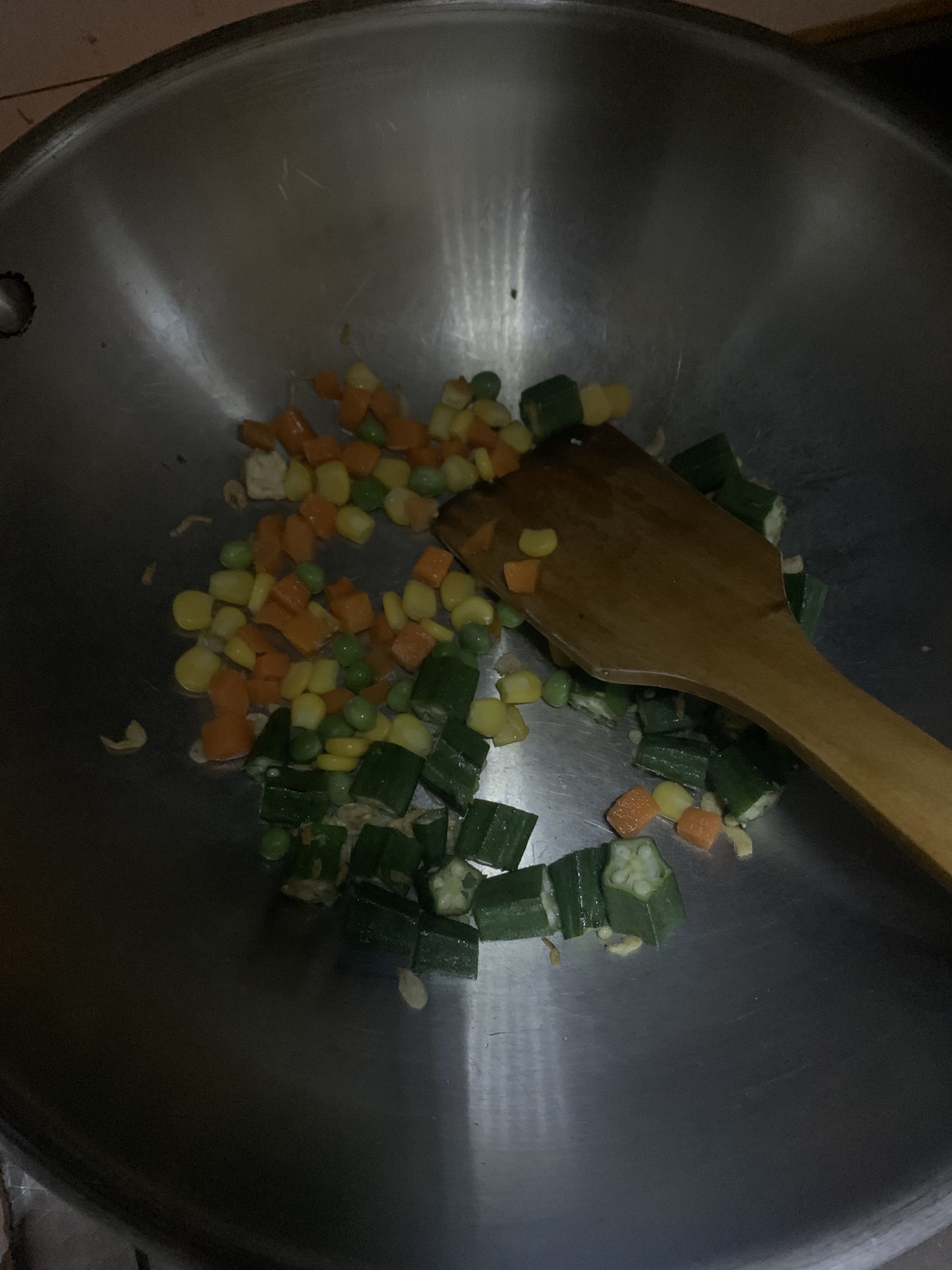 鲜香滑嫩低卡减肥豆腐秋葵汤的做法 步骤3