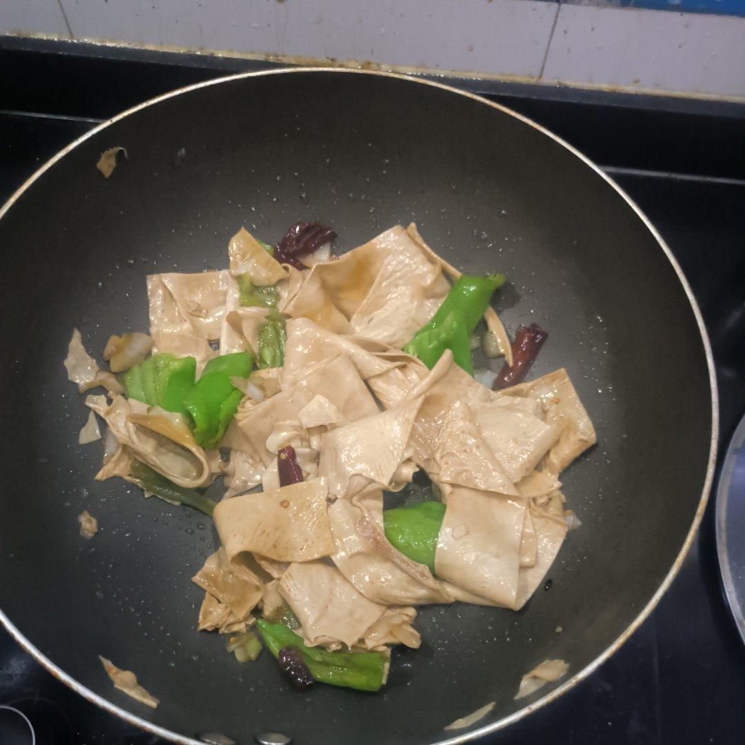 青椒炒豆皮