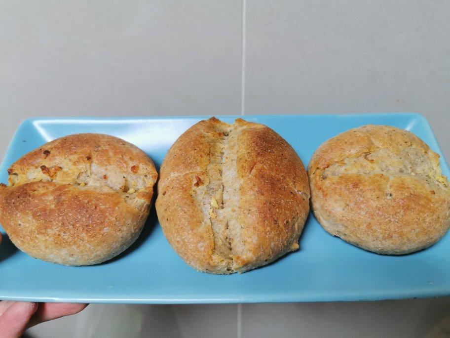 手揉罗勒香蒜全麦欧包🥖（香了一厨房的意大利风味）