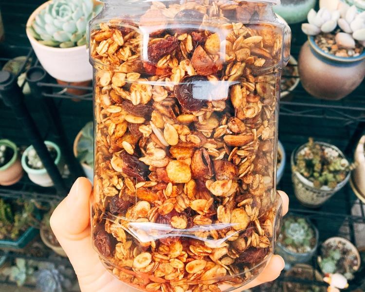 烤坚果麦片（Granola)