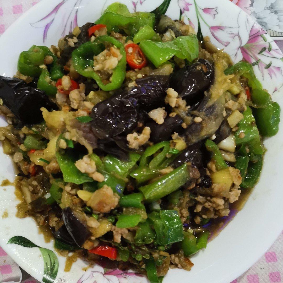 超下饭做法超简单的回锅茄子