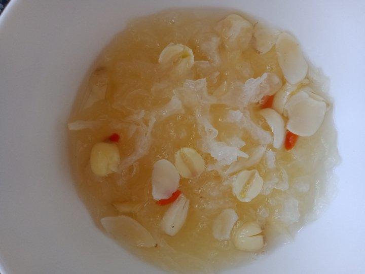 快速银耳莲子汤