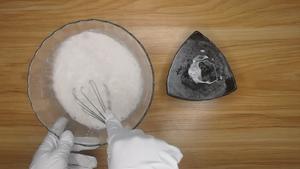 玉米椰汁马蹄糕做法，千层马蹄糕制作方法，糕点详细教程的做法 步骤3