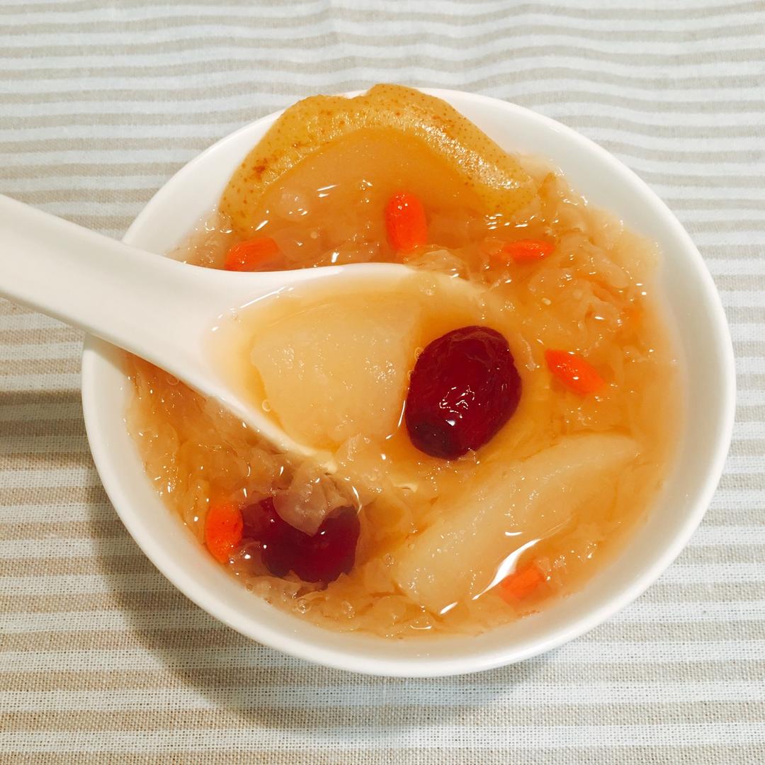 冰糖银耳梨汤