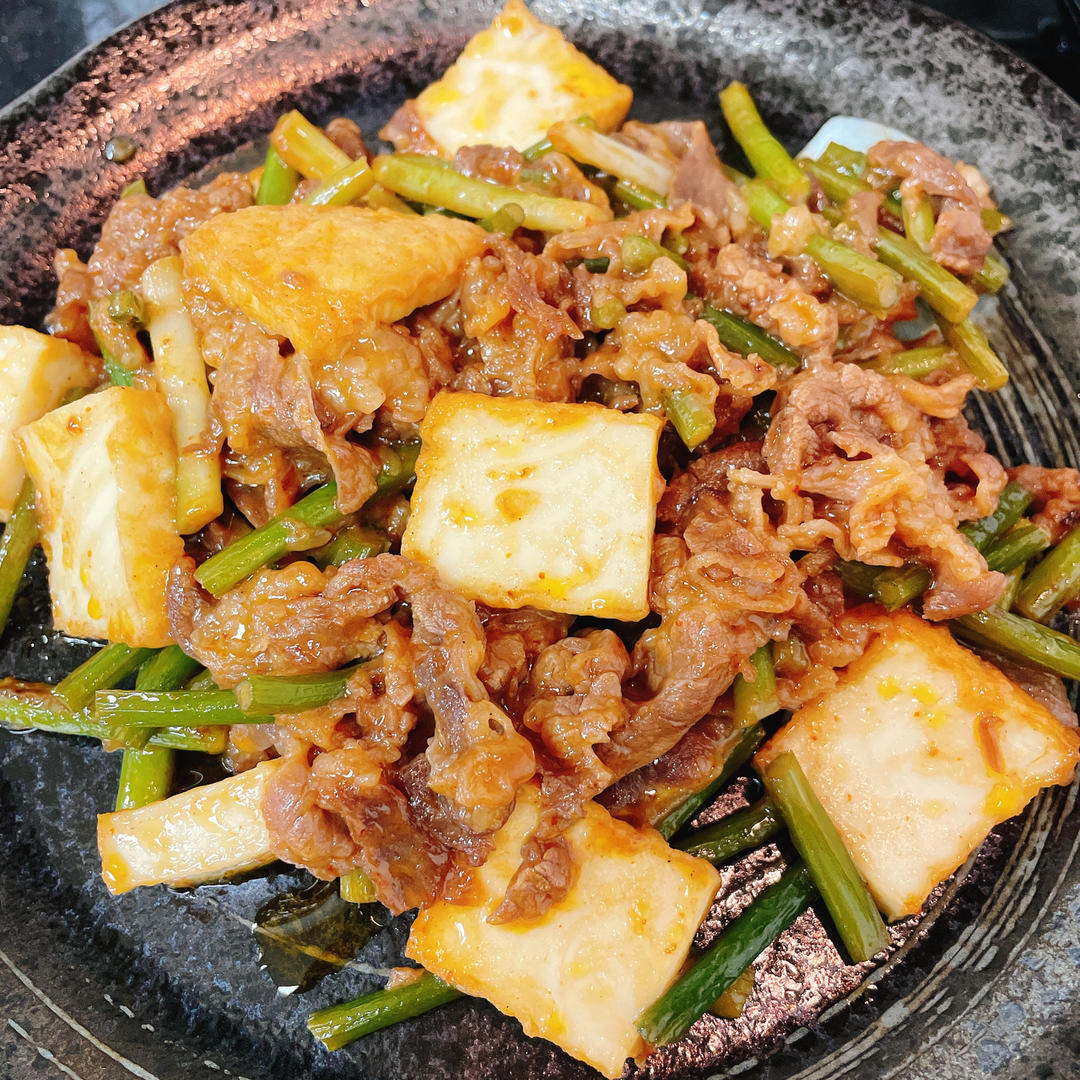 蒜苔炒牛肉