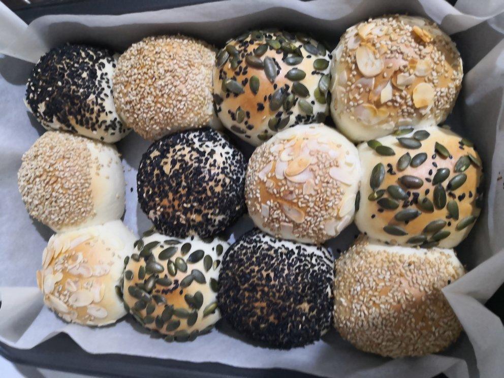 超软巧克力果仁杂粮小餐包