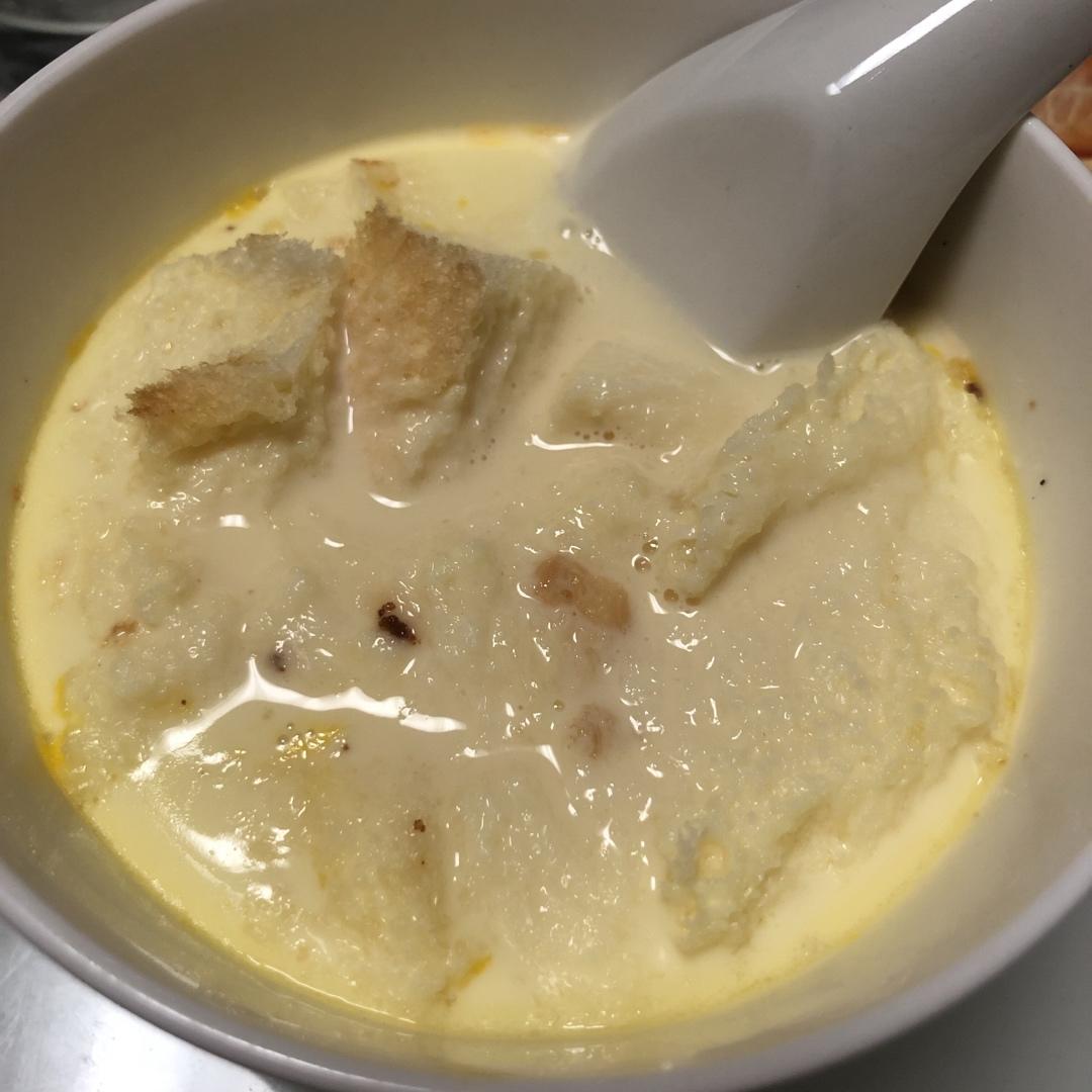鸡蛋牛奶吐司布丁