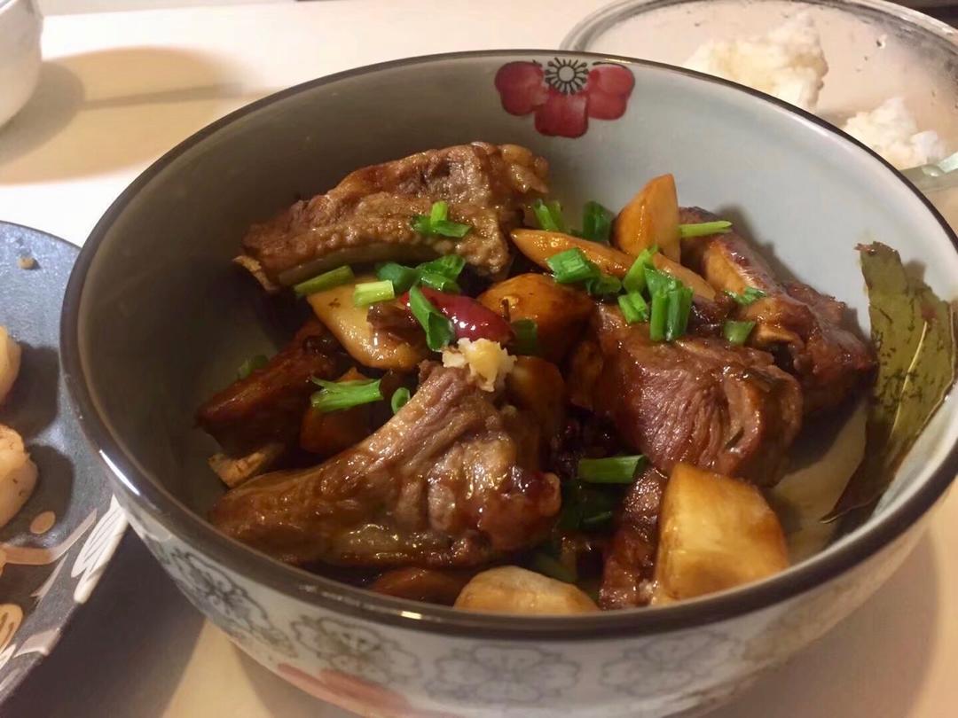 芋头烧排骨