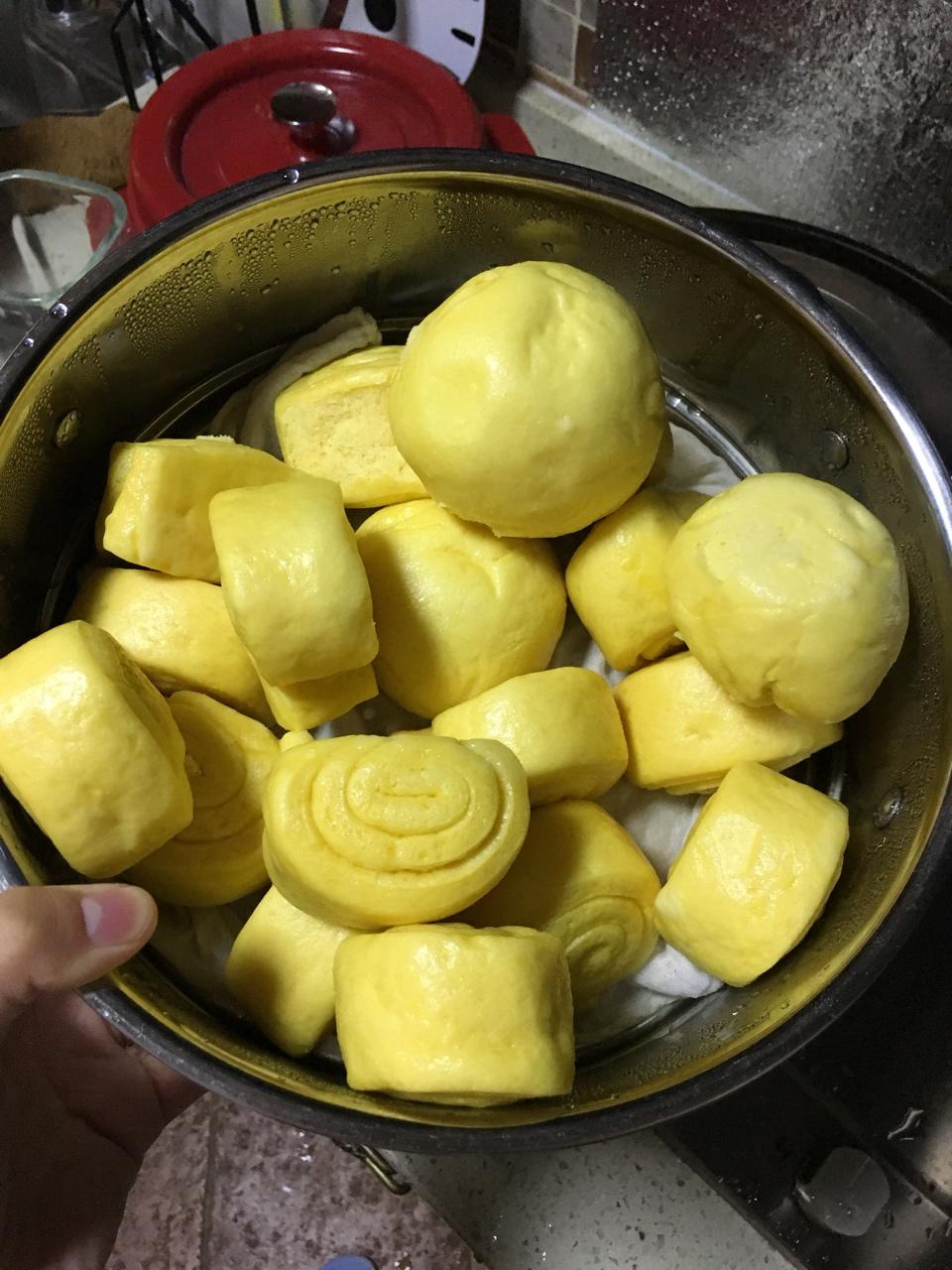 新手也可以--详解如何做出人见人爱、金黄的南瓜馒头