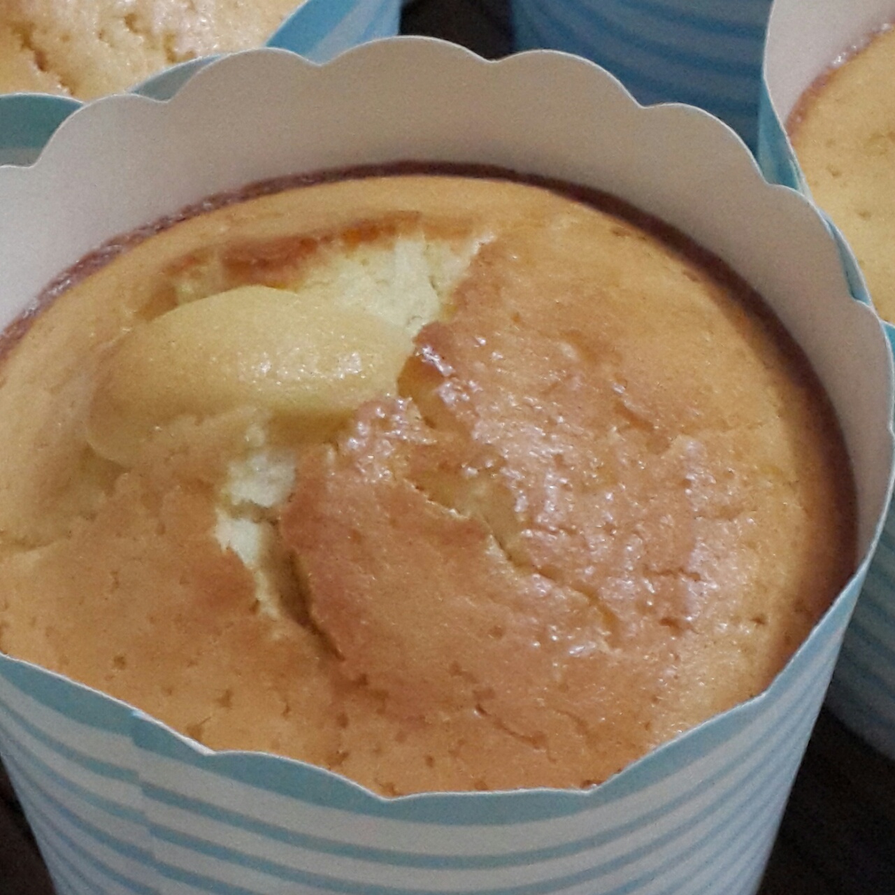 不会回缩的纸杯蛋糕