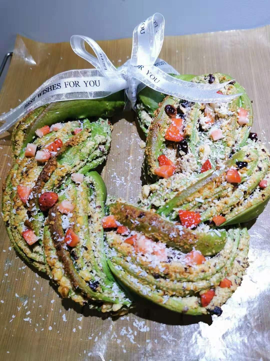 抹茶蔓越莓花环面包