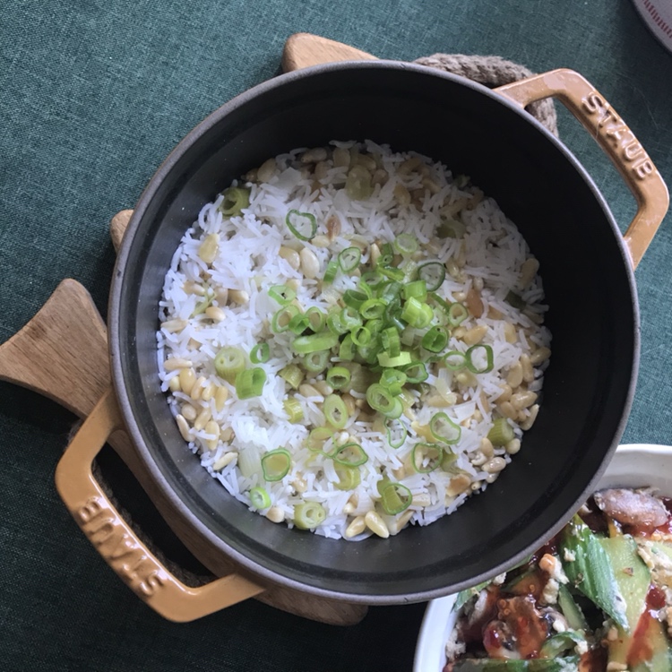 铸铁锅松仁焖饭的做法