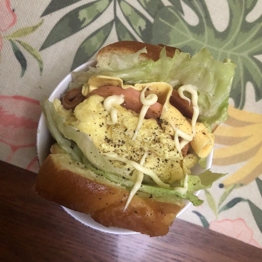芝士厚蛋烧三明治