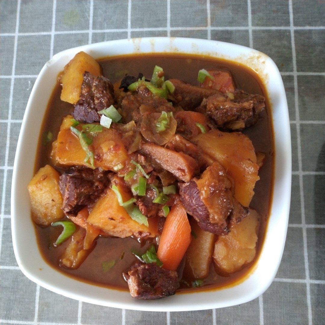 番茄土豆炖牛腩