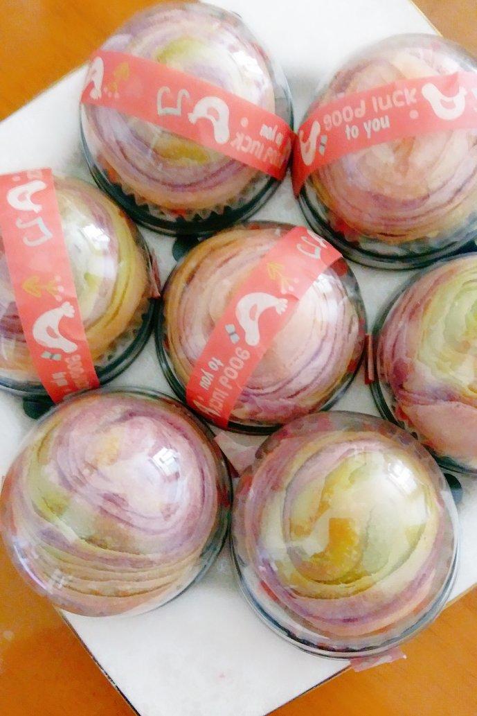 彩虹渐变蛋黄酥（无需揉出膜）