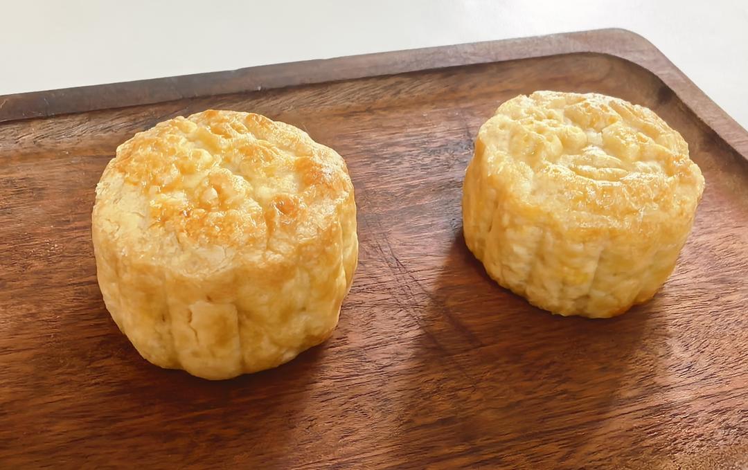 超详细图解版--流心奶黄月饼