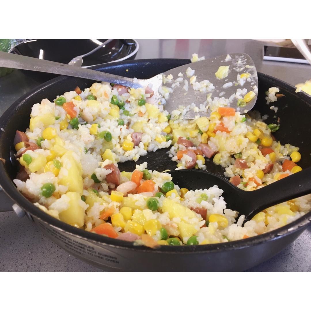 菠萝炒饭