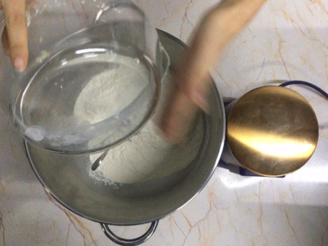 纯奶手撕吐司的做法 步骤1