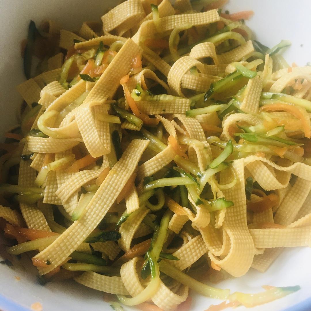 绝佳开胃凉菜之凉拌豆皮丝
