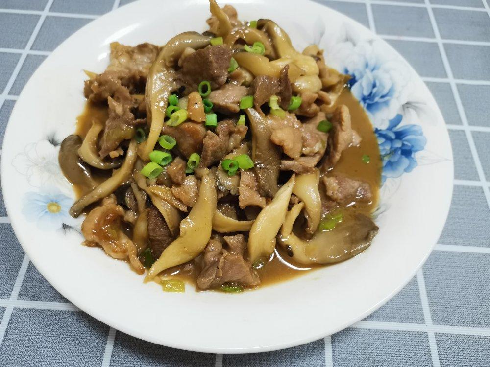 阿蕾不是雷做的蘑菇炒肉丝