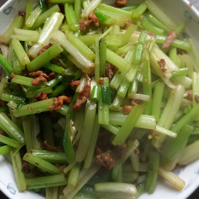 芹菜肉丝