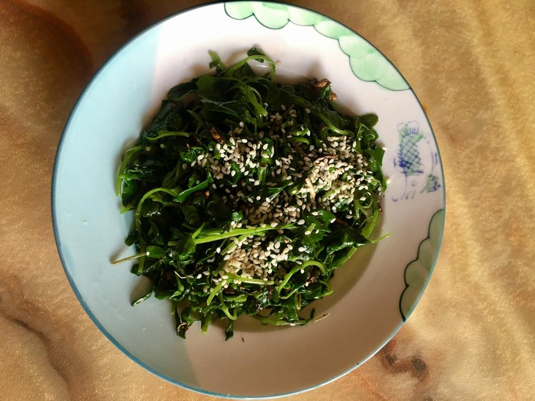 凉拌灰灰菜