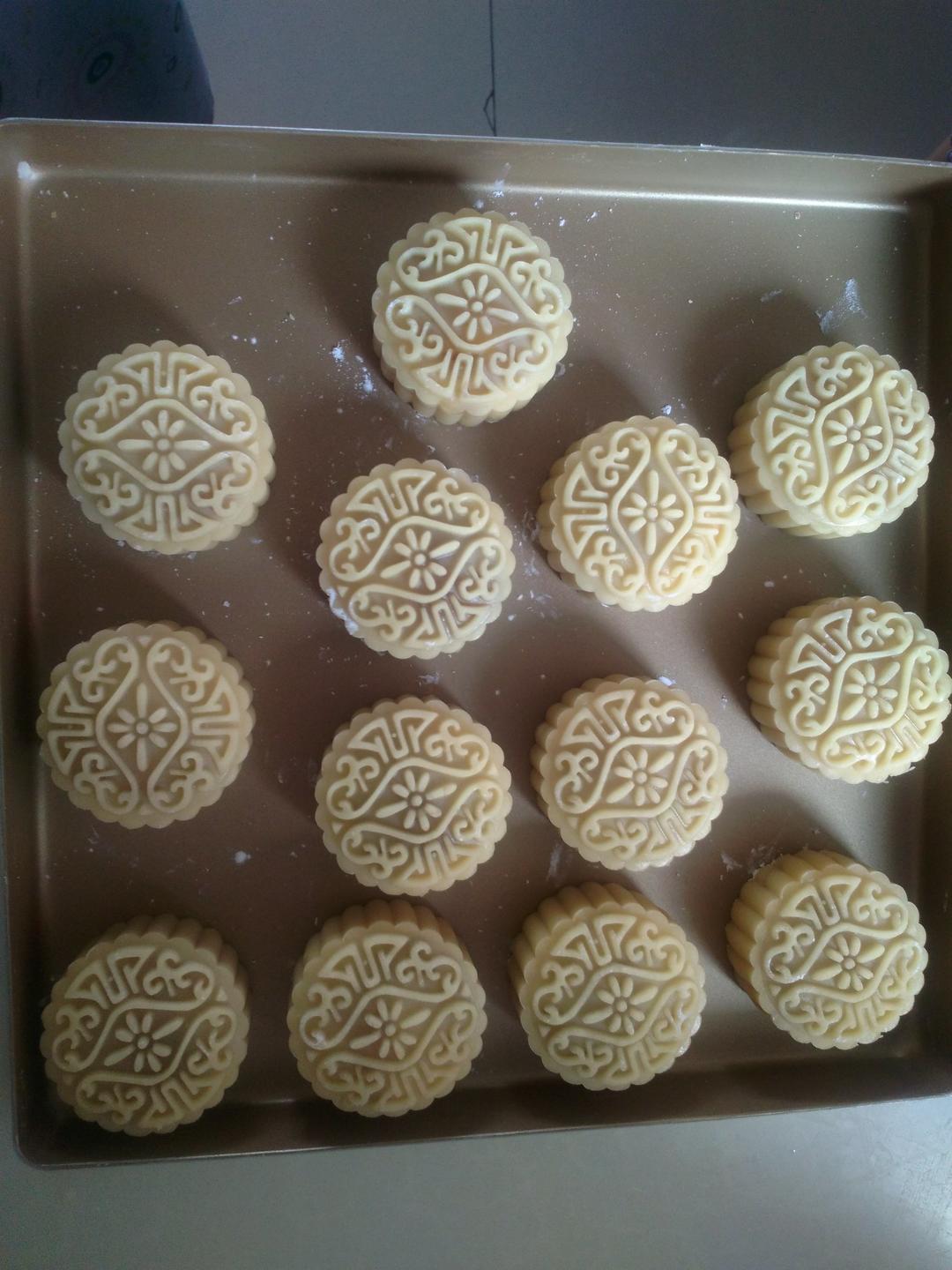 广式月饼—蛋黄芝麻月饼