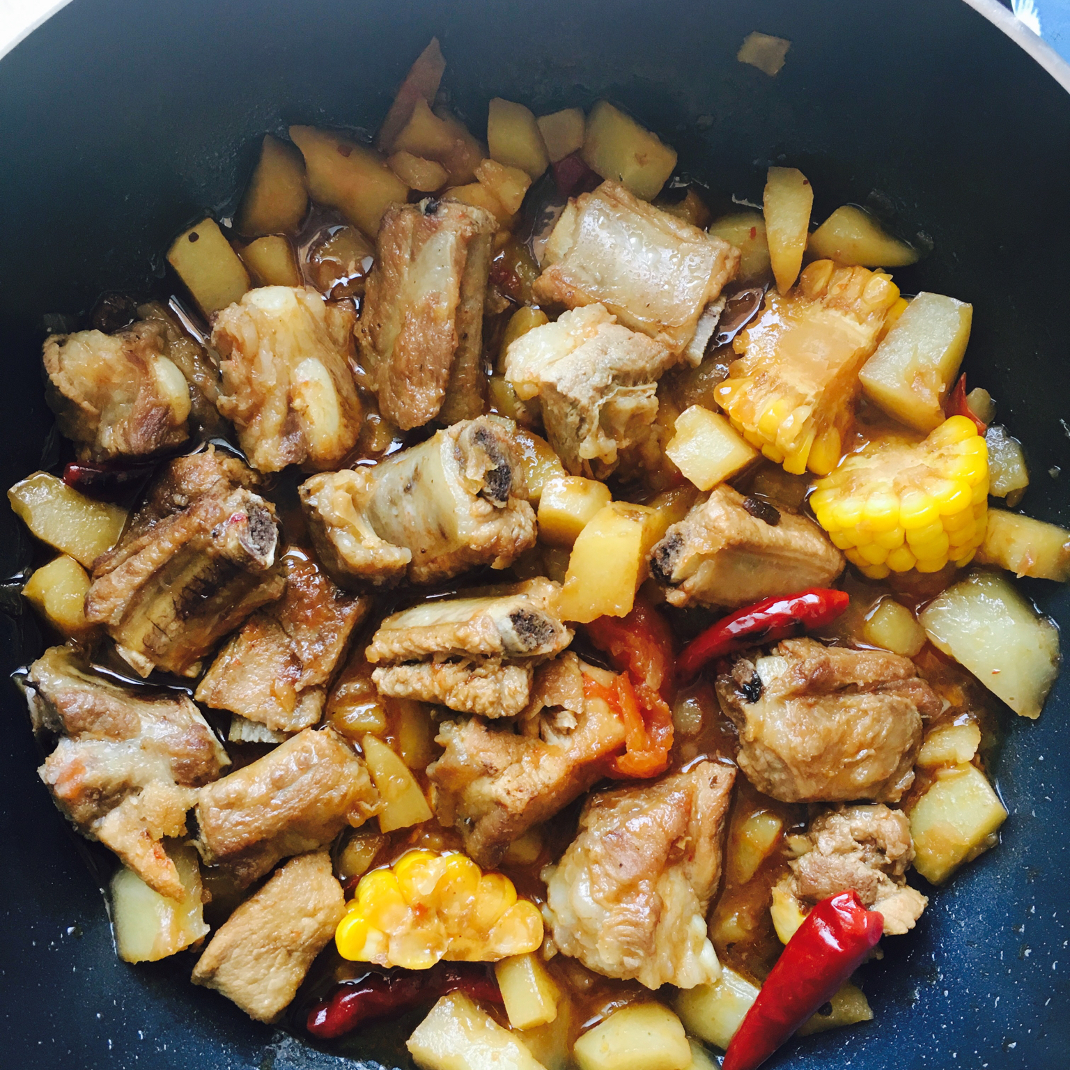 超级下饭的土豆烧排骨