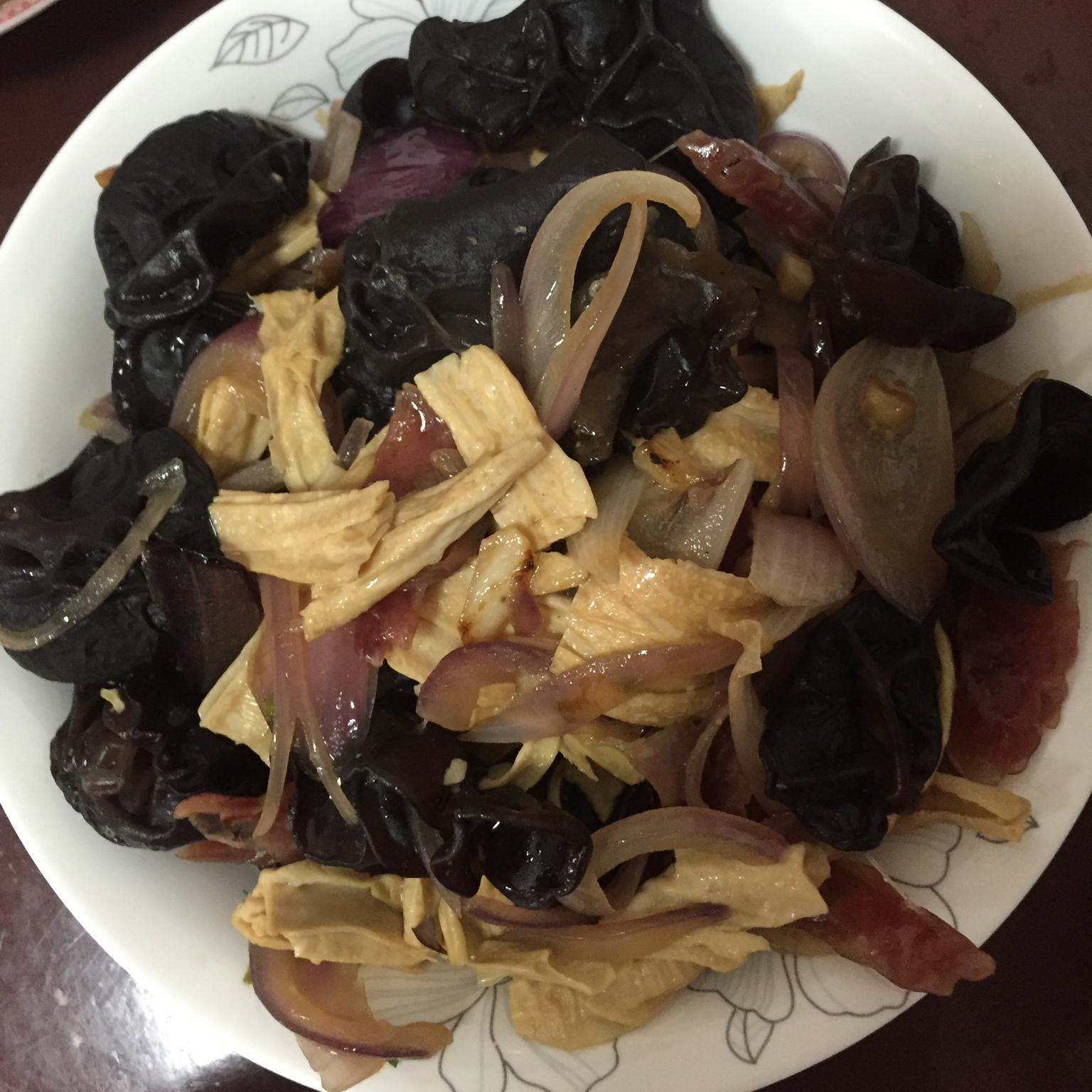 洋葱木耳炒腐竹