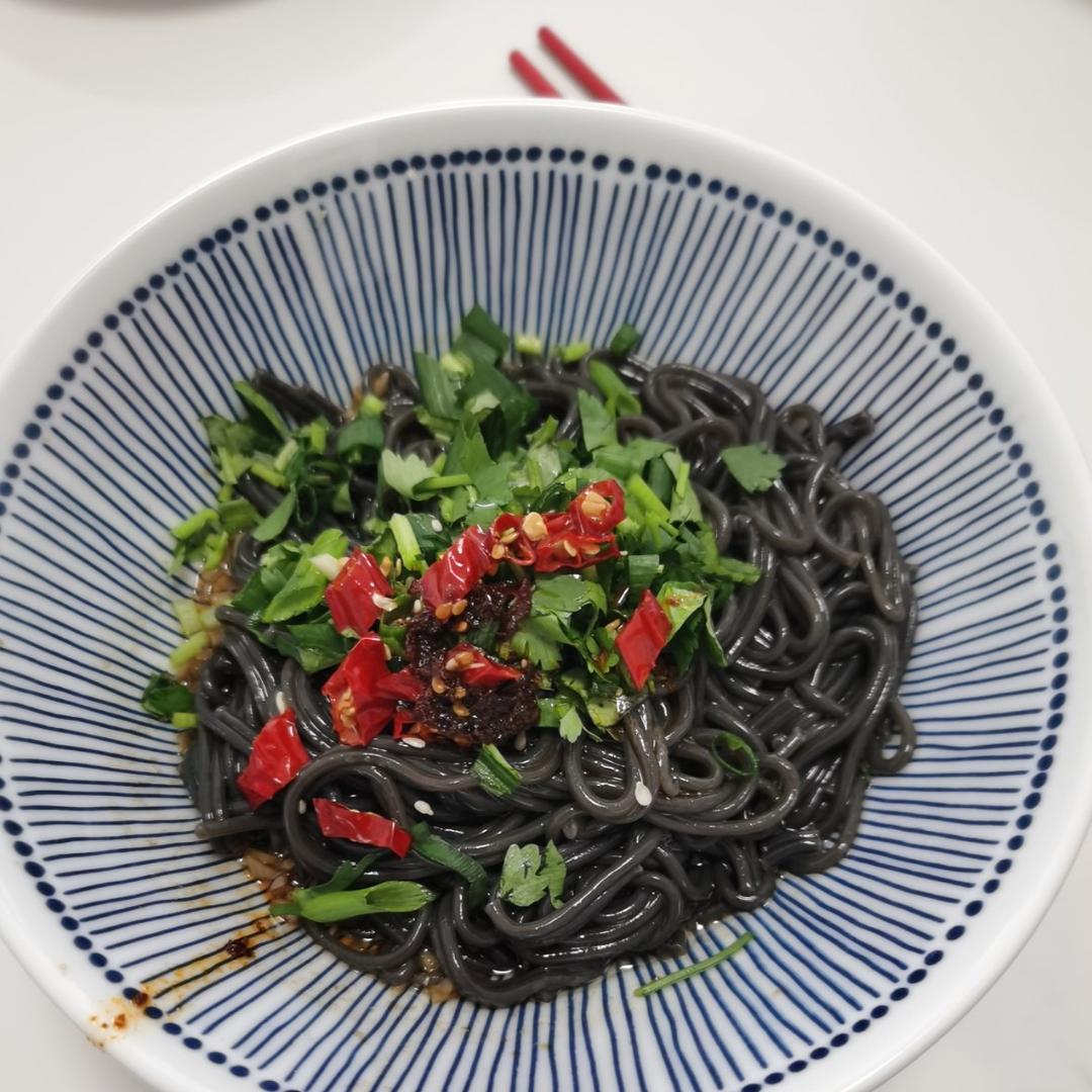 减脂爽口的凉拌蕨根粉！也太好吃了吧！！