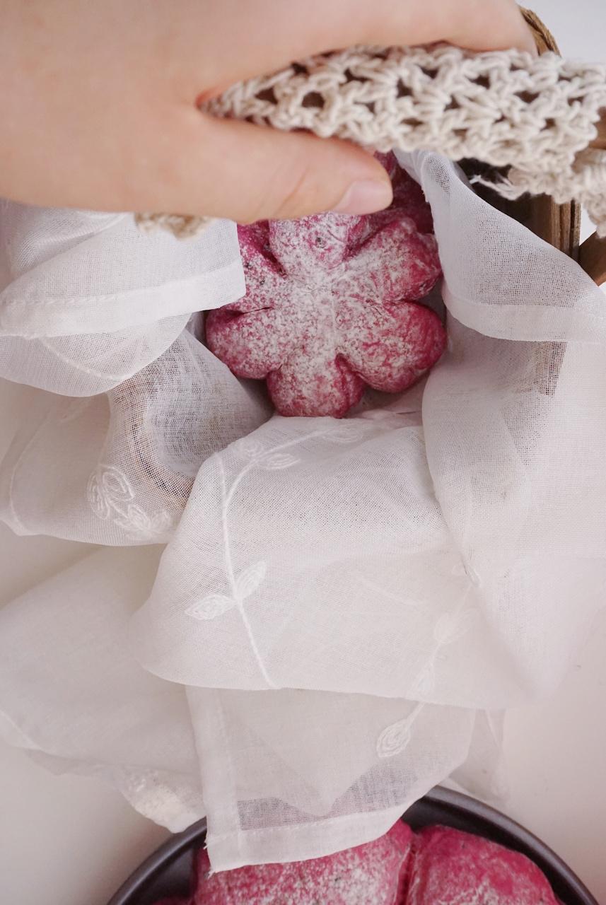 💕少女心biu biu biu 💕 肉松馅的火龙果面包