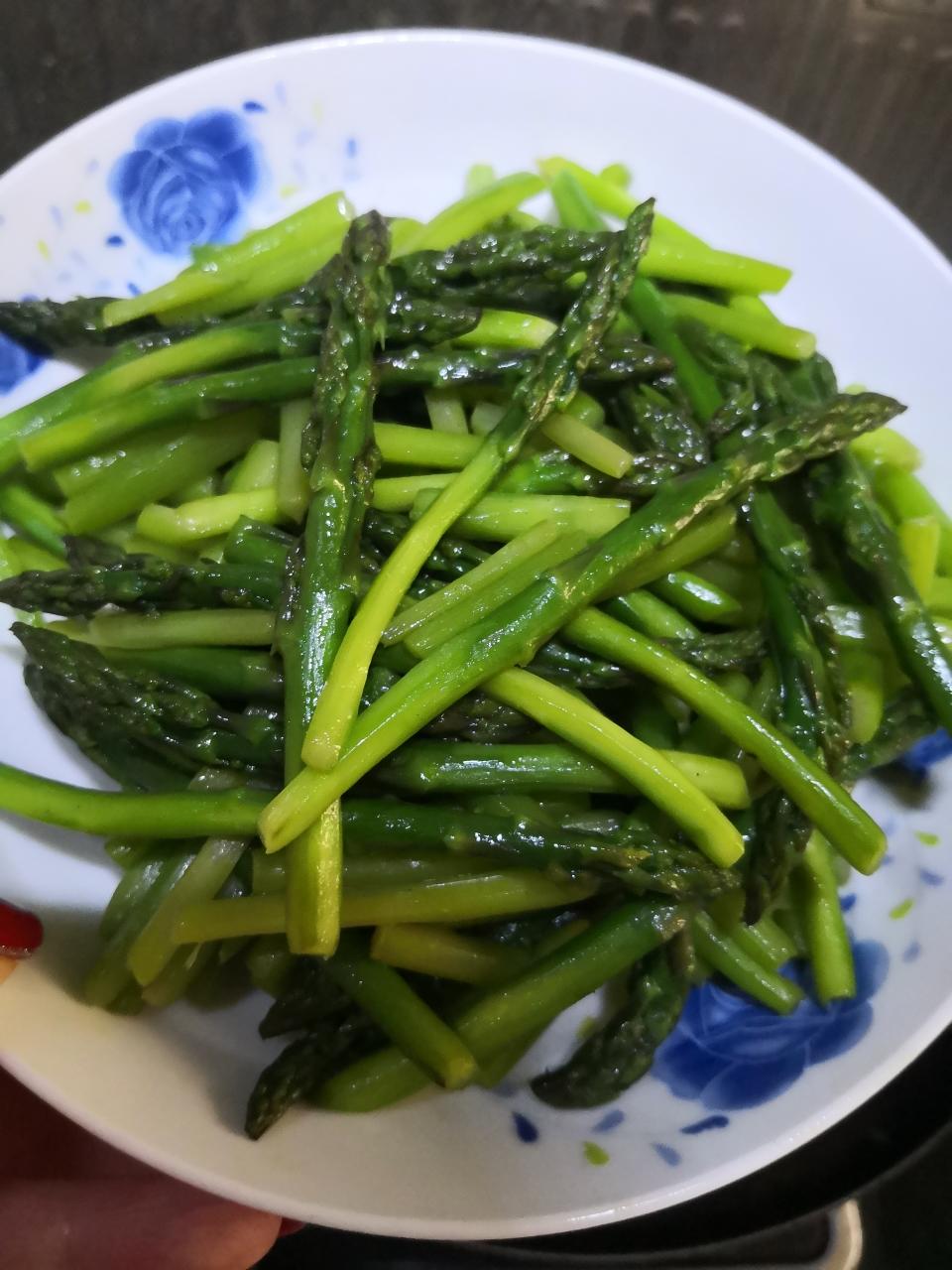 素炒芦笋的做法