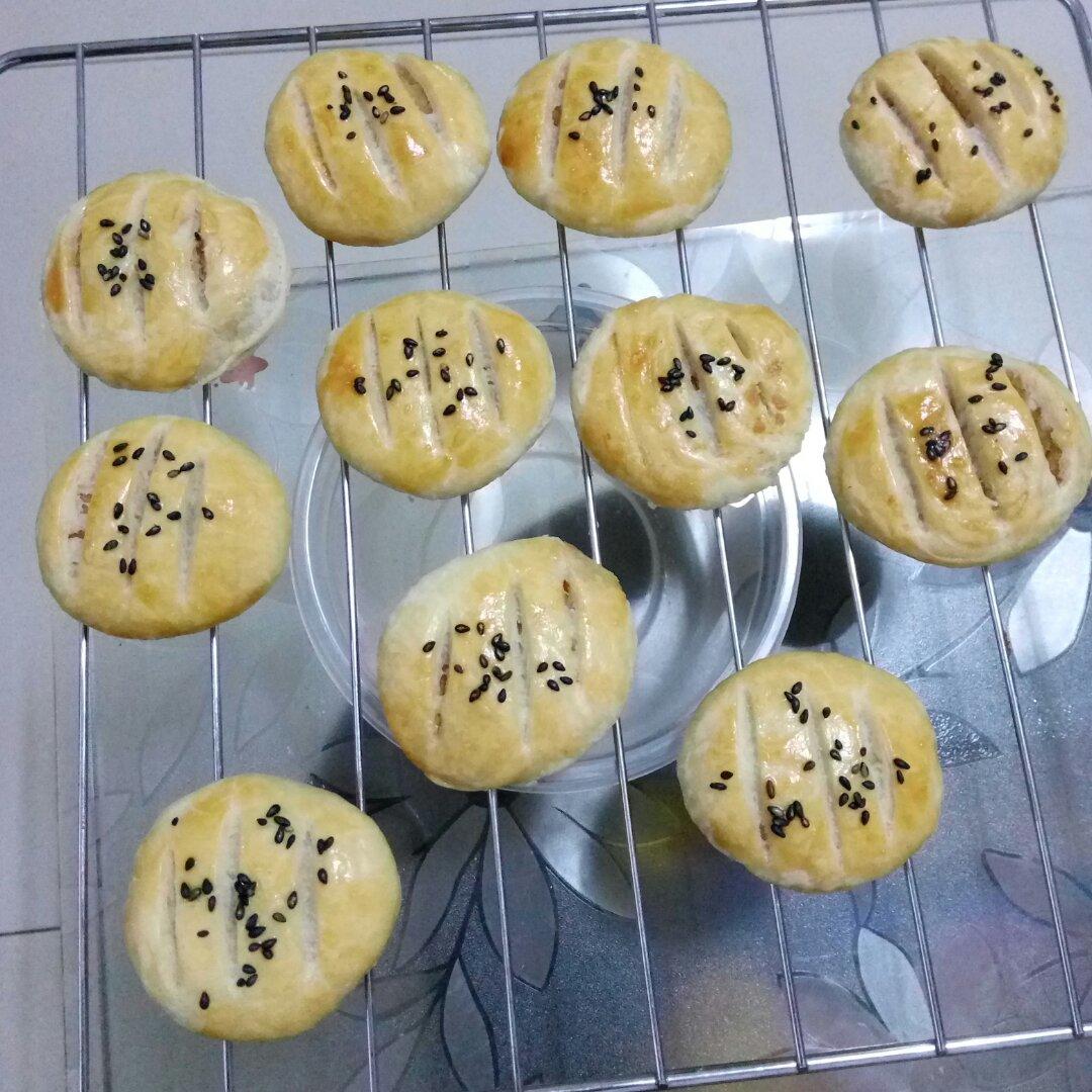 莲蓉馅老婆饼
