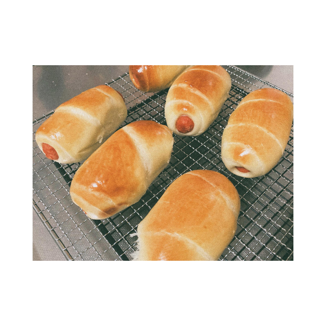 Happy520!  蒜香火腿肠面包（小热狗）给无肉不欢的你～孙小美的手作