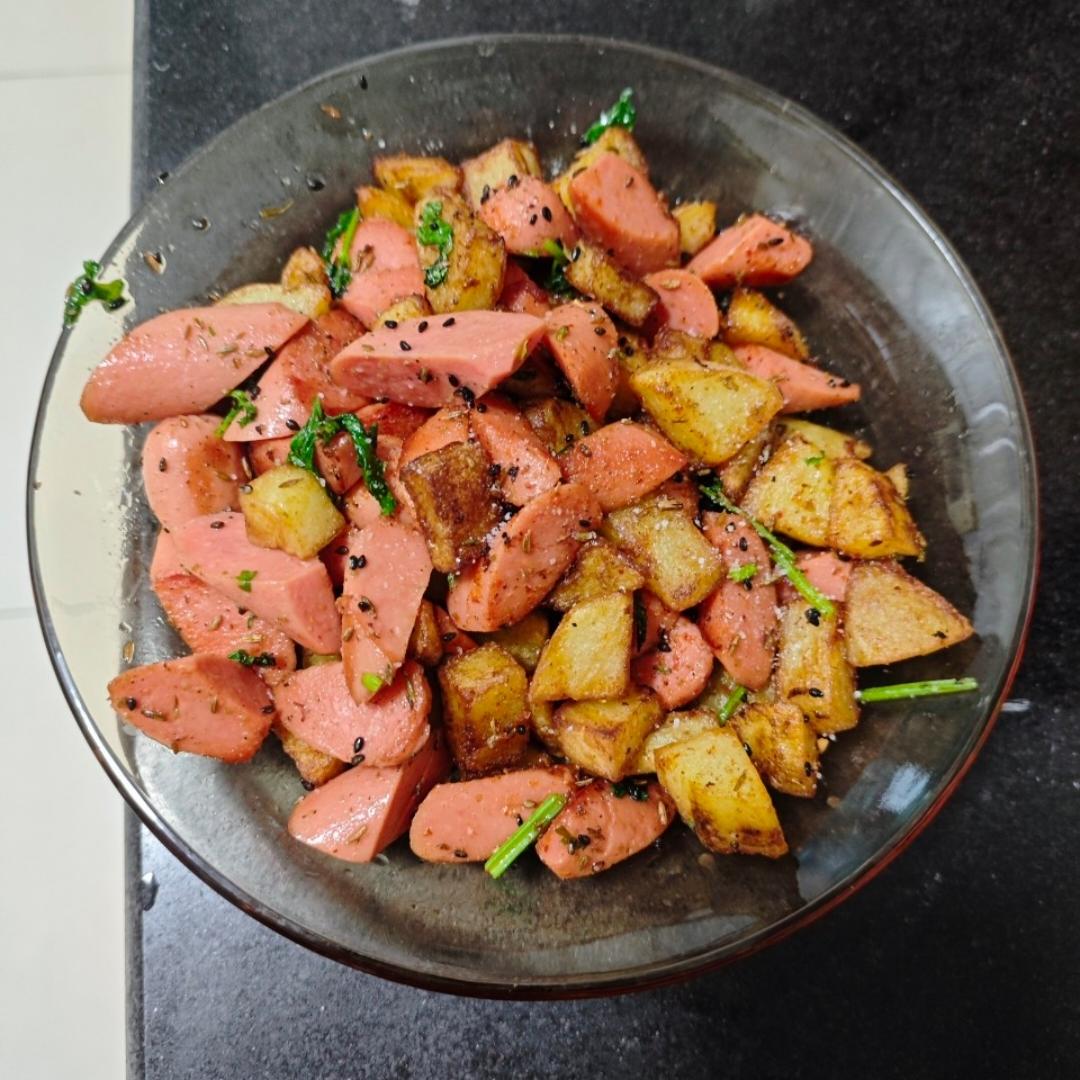 香辣孜然土豆火腿肠～秒杀烧烤店！！