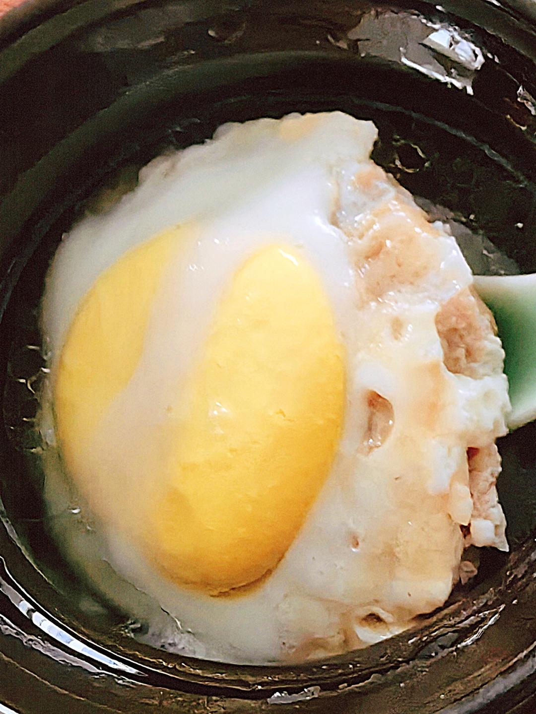 南昌鸡蛋肉饼瓦罐汤！是鸡蛋死死压着肉饼卧在罐底的那种！（电炖盅版）