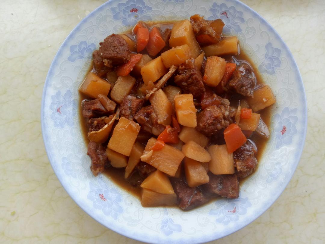 红烧牛肉土豆 （独家秘制）