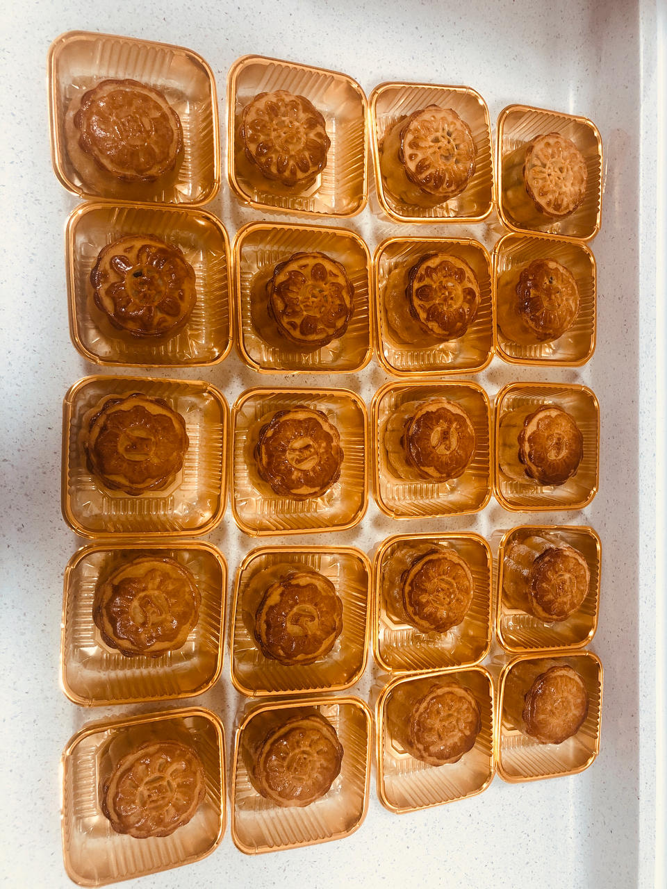 广式月饼—蛋黄莲蓉月饼