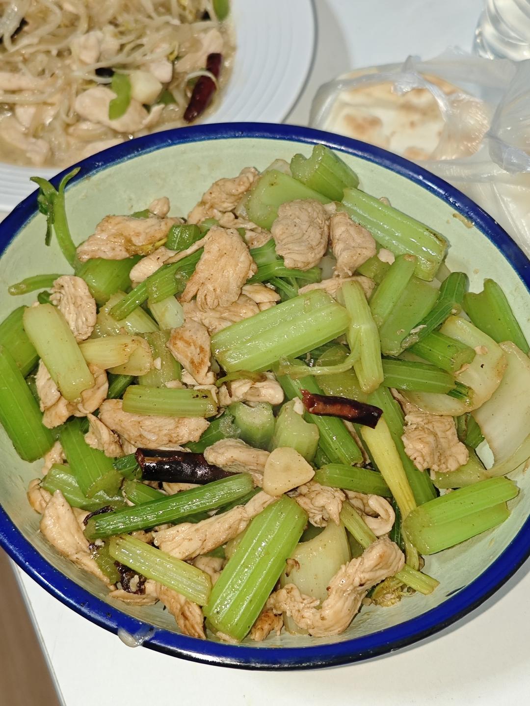 芹菜炒鸡胸肉