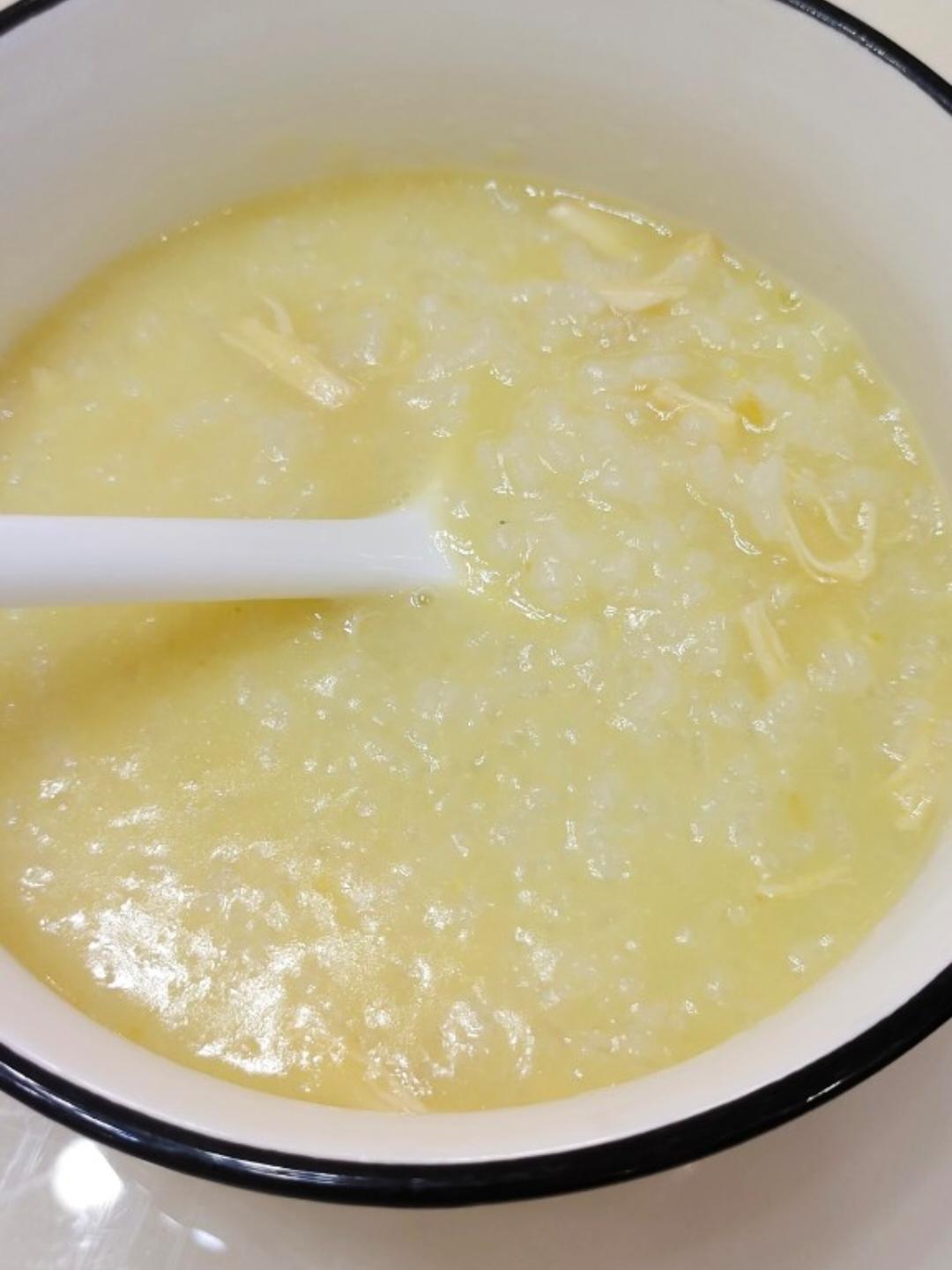 咸蛋黄鸡丝粥