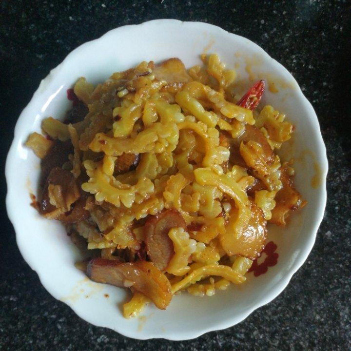 狂吃两碗饭的苦瓜炒腊肉
