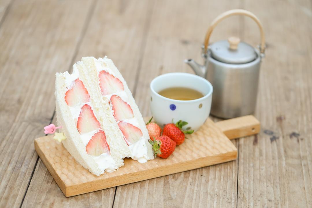 【视频】奶油草莓三明治