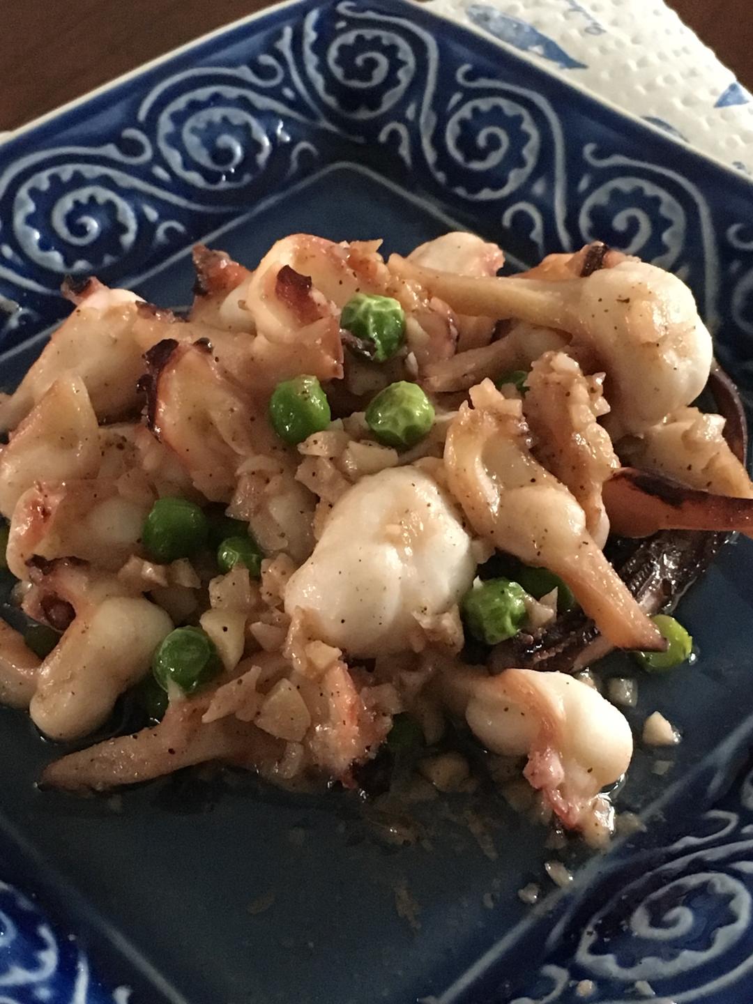 蒜香黑胡椒意面 蒜香黑胡椒意面的做法 蒜香黑胡椒意面怎么做好吃 蒜香黑胡椒意面的家常做法