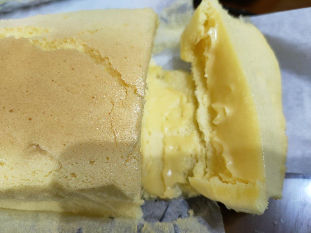 堪比柯基屁股
爆浆芝士🧀古早蛋糕