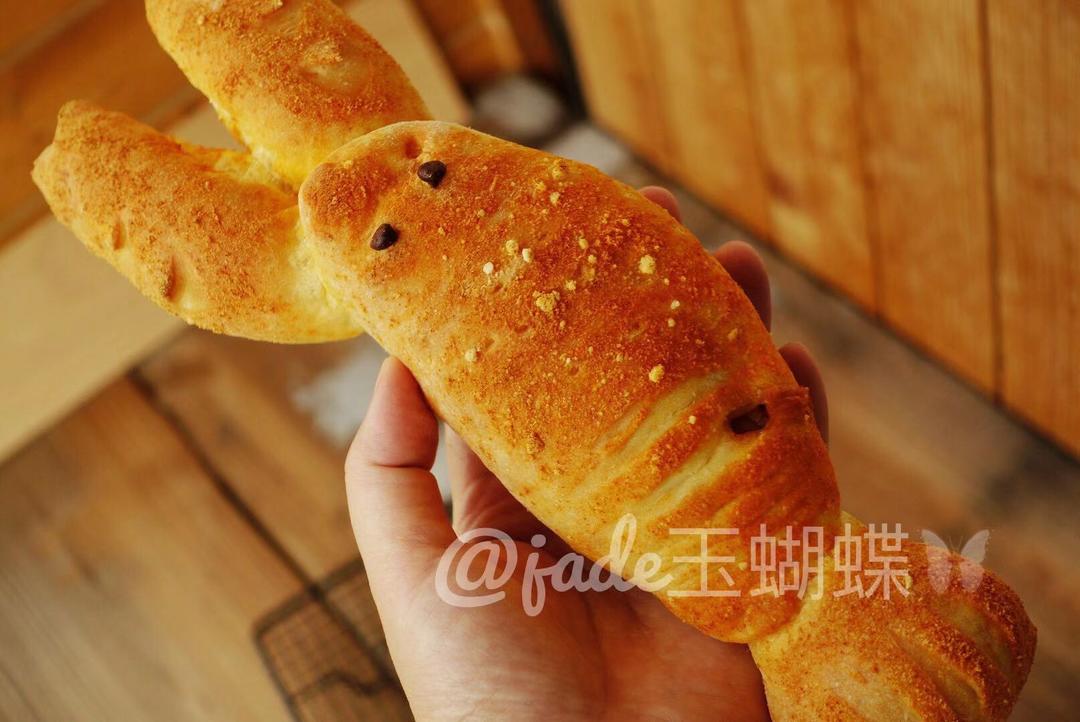 十三香小龙虾面包的做法